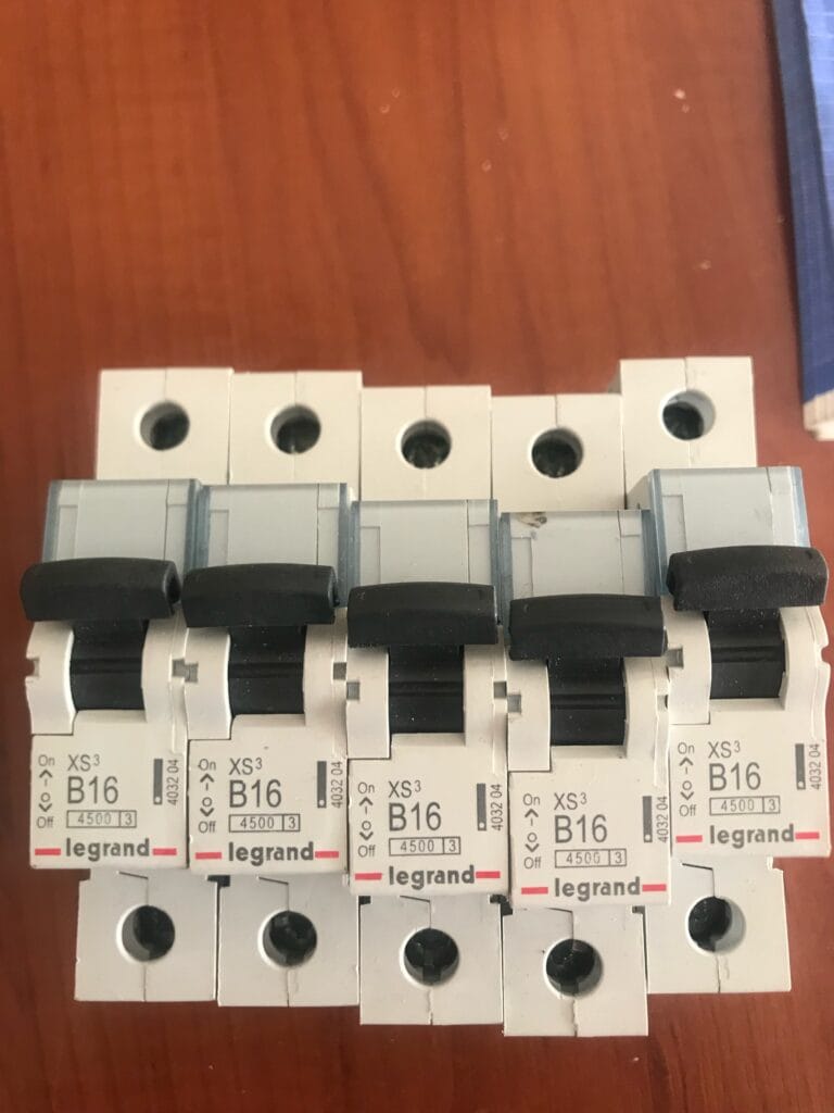 Adana Sarıçam Elektrikçi | Adana Elektrikçi | Elektrik Arıza ve Tesisat Ustası en yakın elektrikçi adana