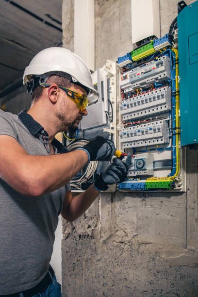 Elektrik panosu kurulumu ve koruma elemanlarının düzenlenmesi