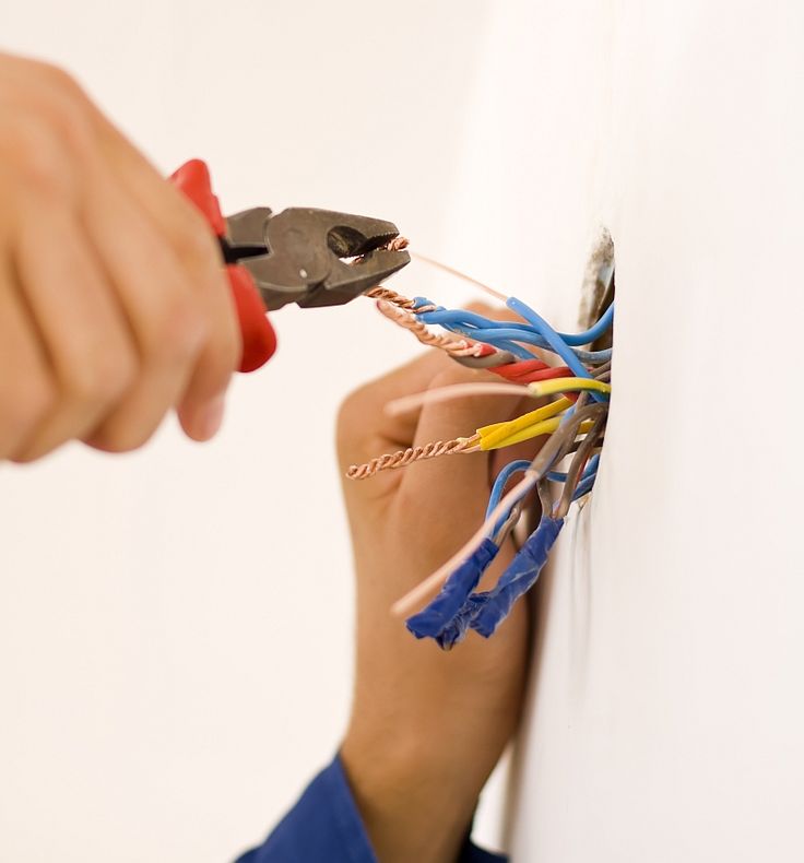 Elektrik tesisatında arıza tespiti ve onarım çalışması